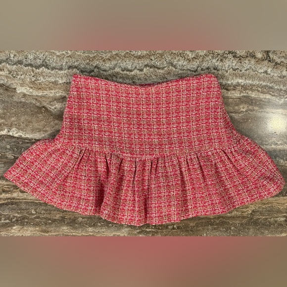 ZARA BLOGGER FAVORITE RUFFLED HEM TEXTURED SKORT - Picture 14 of 16